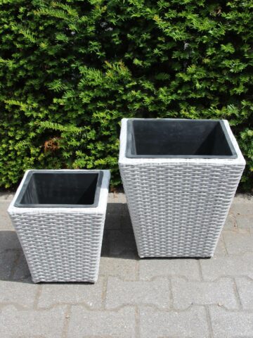 Rattan-Blumentöpfe und Rattan-Pflanzkästen