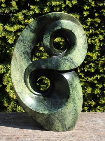 Simbabwische Gartenstatue Connected, 44 cm