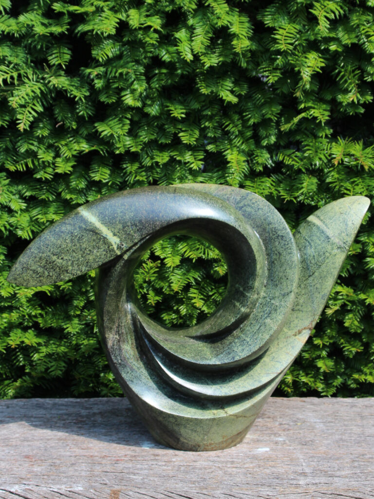 Simbabwische Gartenstatue Spiral, 41 cm