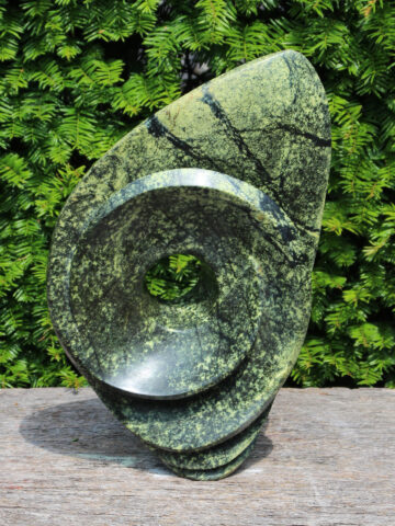 Steinfigur Tornado, 40 cm