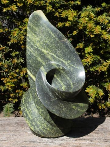 Simbabwische Gartenstatue Littleone, 36 cm