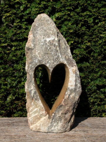 Simbabwische Gartenstatue Herz, 52 cm (nr. 1)