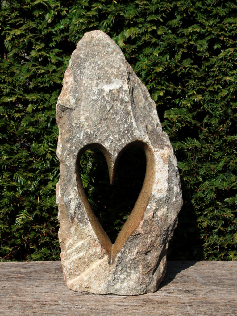 Simbabwische Gartenstatue Herz, 52 cm (nr. 1)