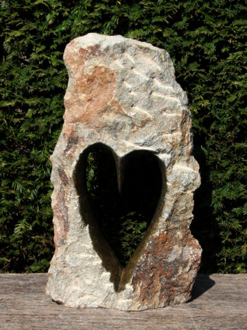 Simbabwische Gartenstatue Herz, 51 cm (nr. 2)