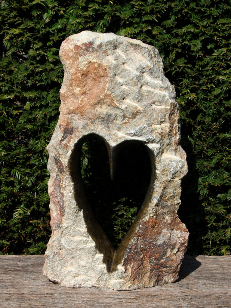 Simbabwische Gartenstatue Herz, 51 cm (nr. 2)
